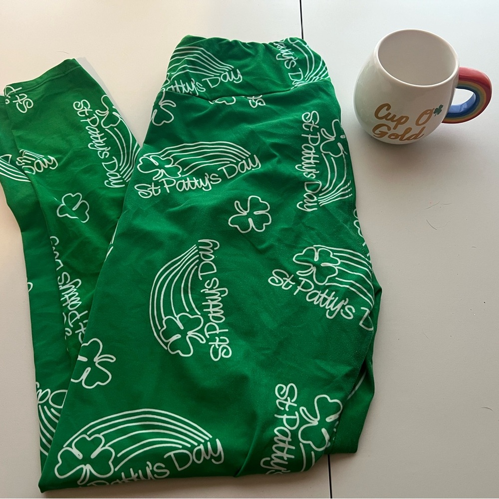 LuLaRoe Green St. Patty's Day Leggings with White Rainbows & Shamrocks